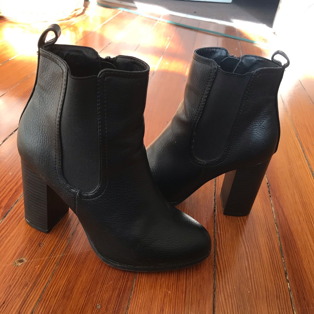Metaphor Black Leather Heeled Boots